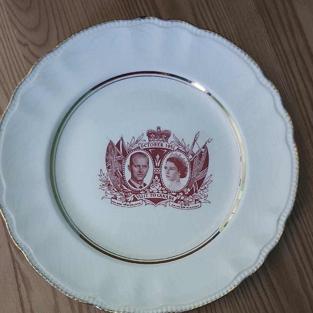 Commemorative White and Gold Dinner Plate